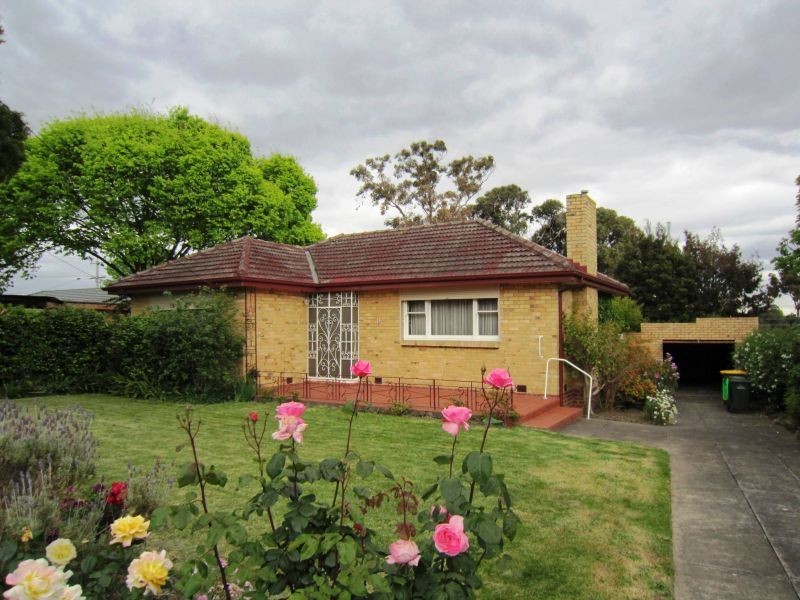 16 Quentin Street, Forest Hill VIC 3131