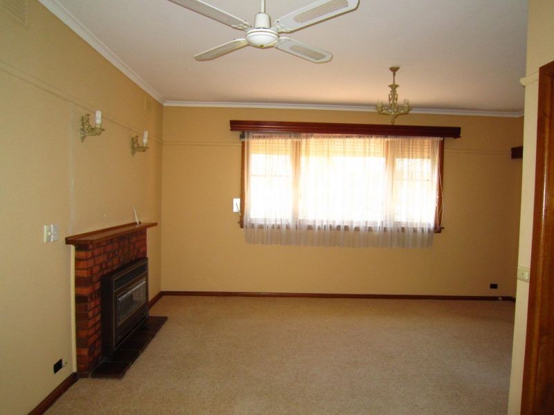 16 Quentin Street, Forest Hill VIC 3131