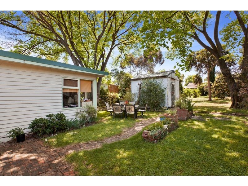 27 Rangeview Grove, Balwyn North VIC 3104