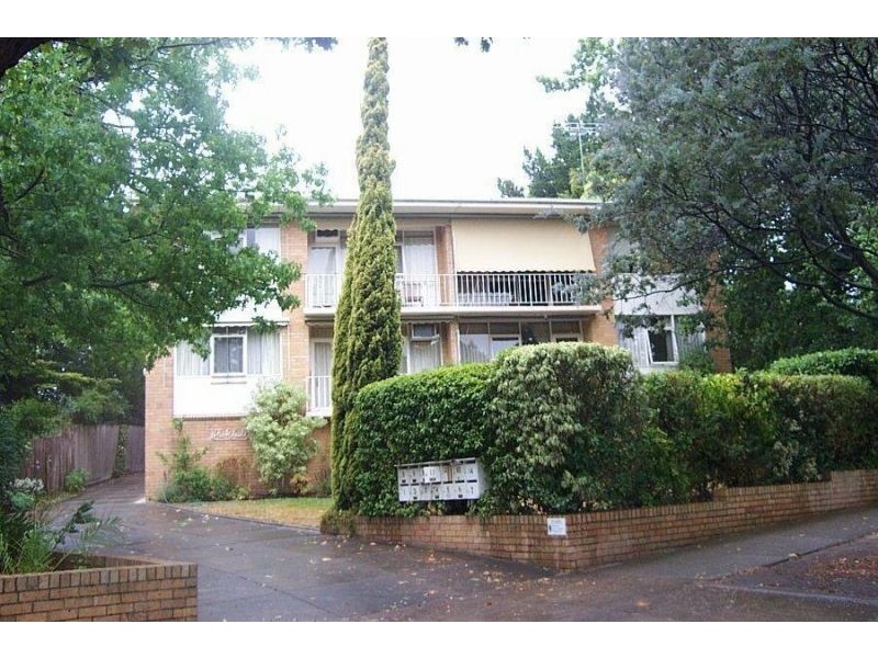 9/18 Alexandra Crescent, Surrey Hills VIC 3127