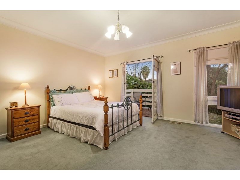 8 Darook Street, Blackburn South VIC 3130