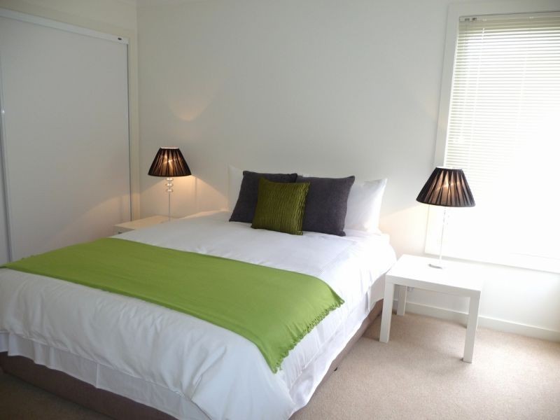 74 McDougall Drive, Melbourne VIC 3000