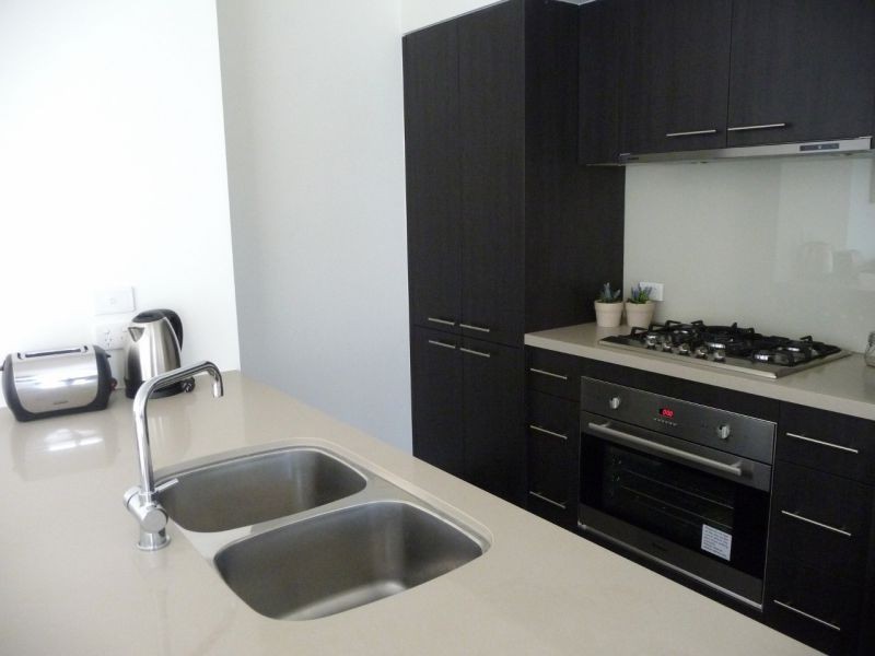 74 McDougall Drive, Melbourne VIC 3000