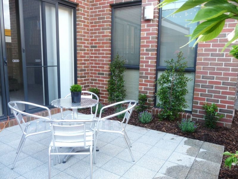 74 McDougall Drive, Melbourne VIC 3000