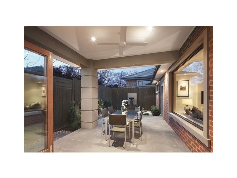 2/24 Range Street, Camberwell VIC 3124