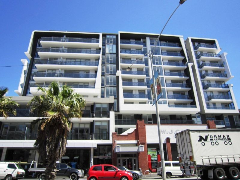 815/101 Bay Street, Port Melbourne VIC 3207