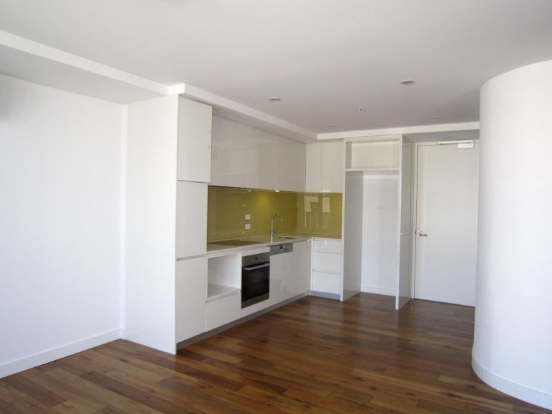 815/101 Bay Street, Port Melbourne VIC 3207