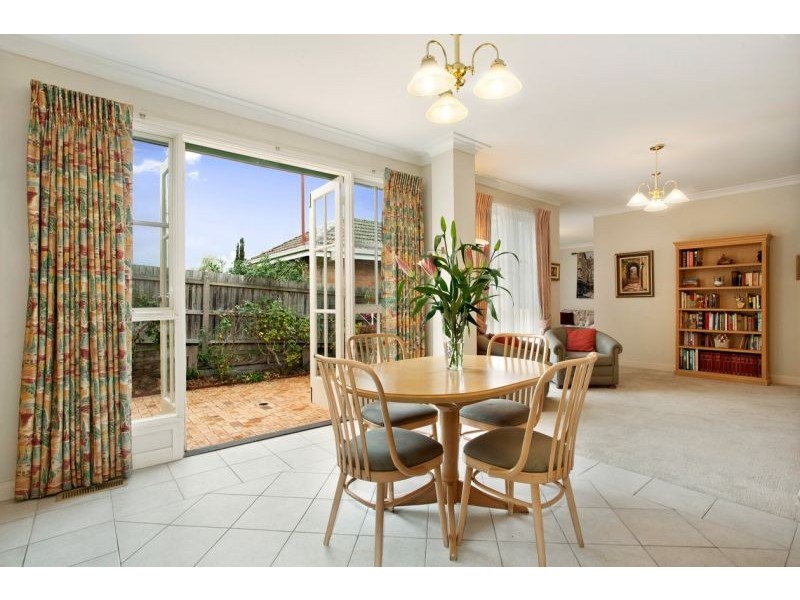 2/9 Illawarra Road, Balwyn North VIC 3104