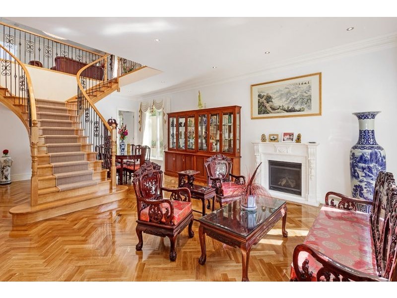 27 Boronia Street, Canterbury VIC 3126