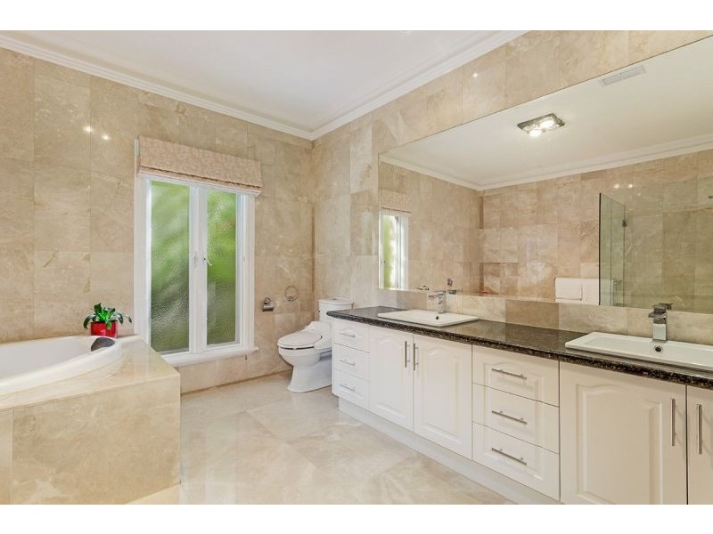 27 Boronia Street, Canterbury VIC 3126