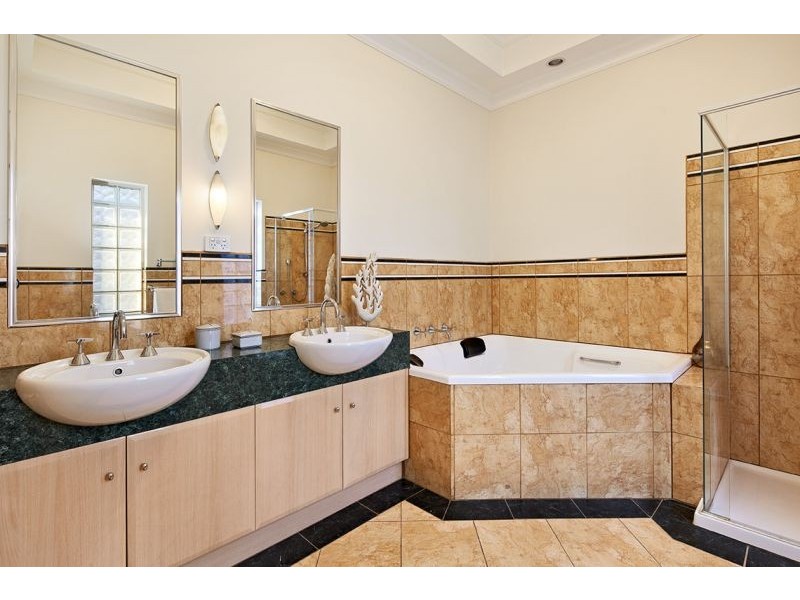 140 Balwyn Road, Balwyn VIC 3103