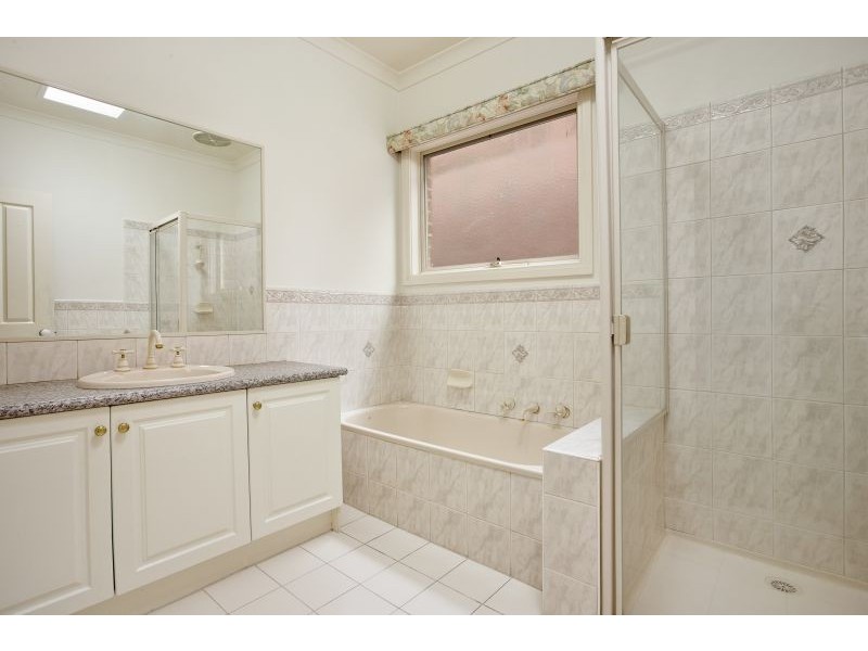 2/13 Relowe Crescent, Balwyn VIC 3103