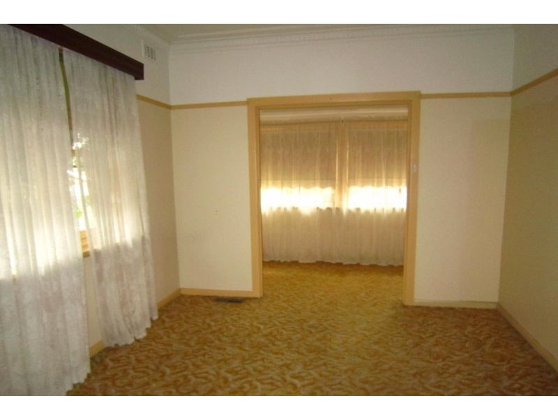 2 Oxford Street, Kew East VIC 3102