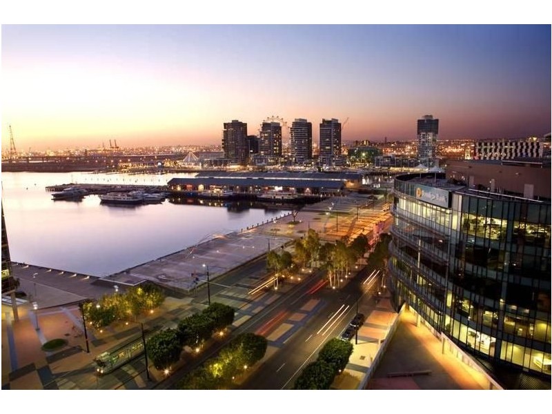 2502/100 Harbour Esplanade, Docklands VIC 3008