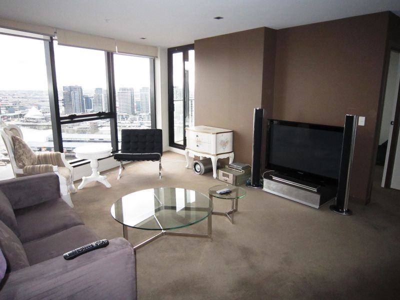 2502/100 Harbour Esplanade, Docklands VIC 3008