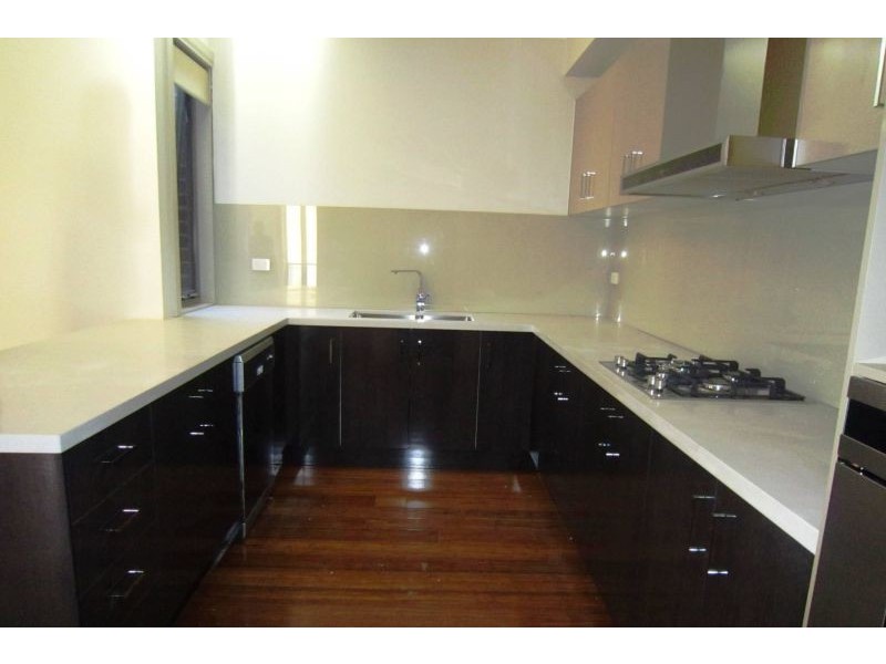 2/4 Loraine Avenue, Mont Albert North VIC 3129