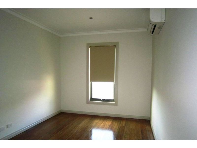 2/4 Loraine Avenue, Mont Albert North VIC 3129