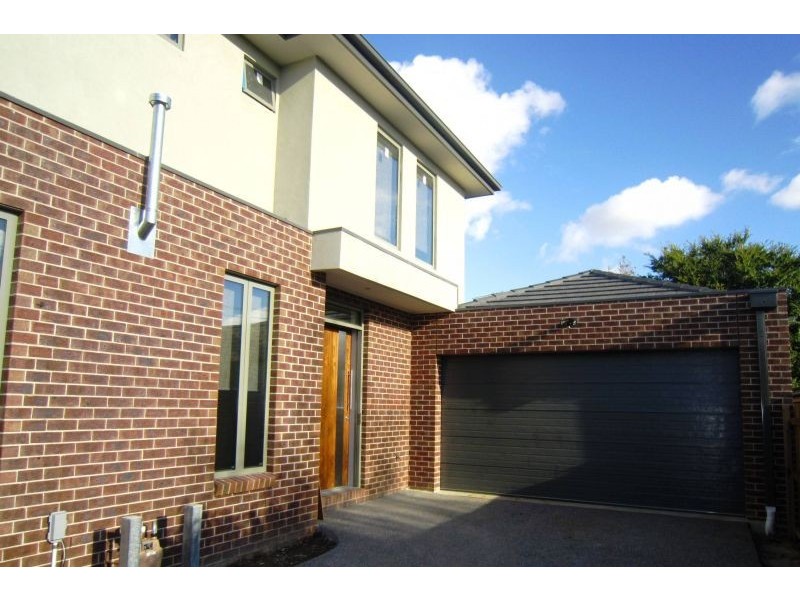 2/4 Loraine Avenue, Box Hill North VIC 3129