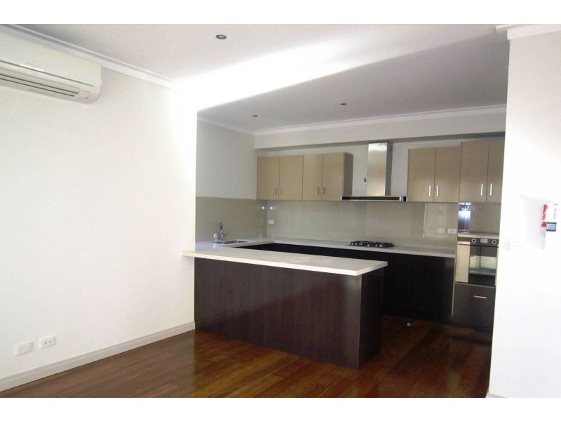 2/4 Loraine Avenue, Box Hill North VIC 3129