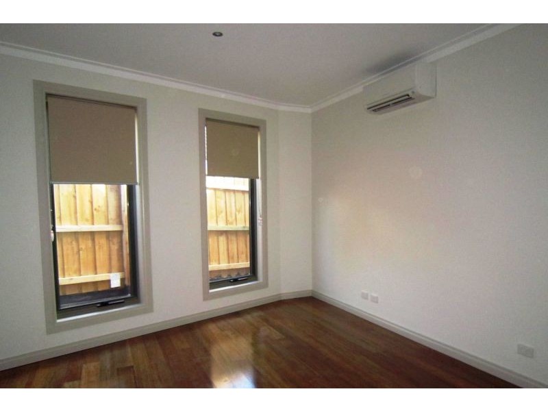 2/4 Loraine Avenue, Box Hill North VIC 3129