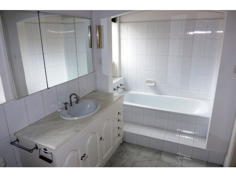 11 Boston Road, Balwyn VIC 3103