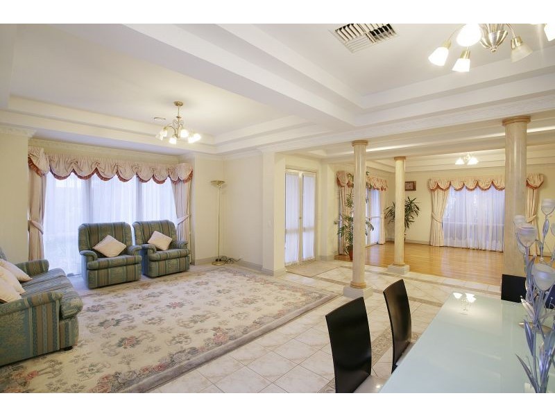 18 Campbell Street, Kew VIC 3101