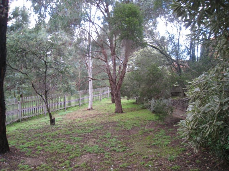 2/32 Ballamore Crescent, Doncaster VIC 3108