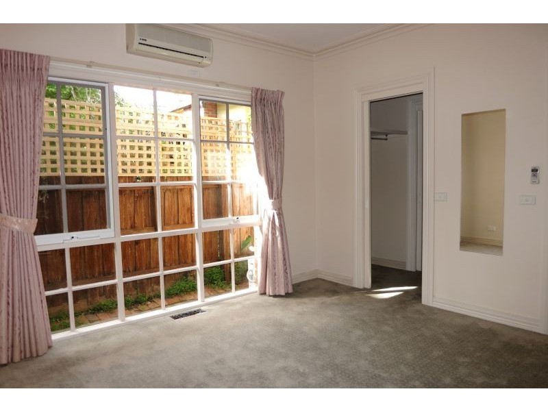2/2 Wolseley Close, Mont Albert VIC 3127