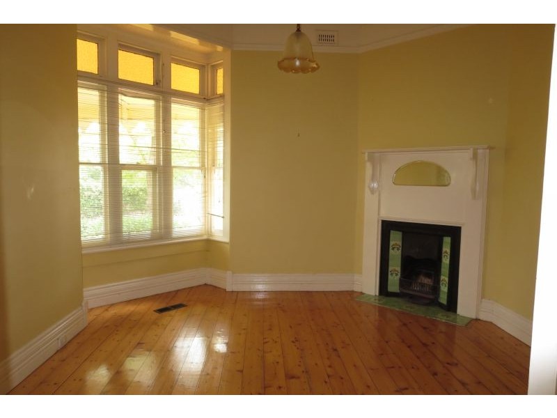 44 Alexandra Ave, Canterbury VIC 3126