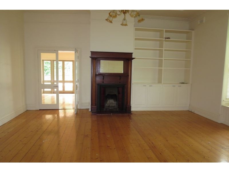 44 Alexandra Ave, Canterbury VIC 3126