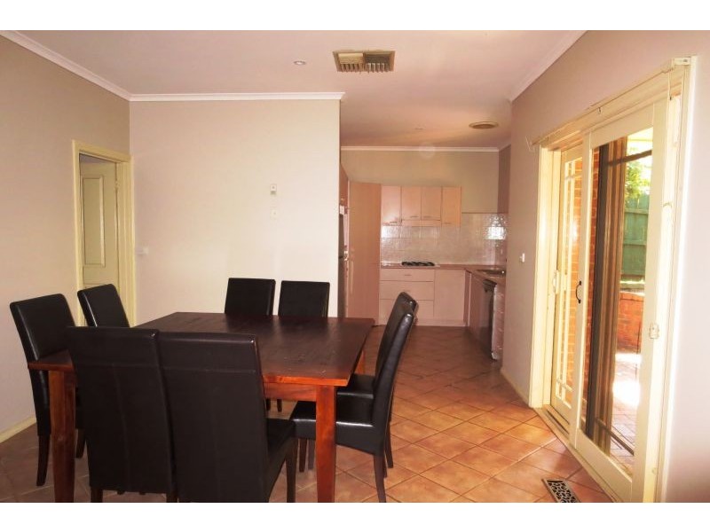 2/99 Dorking Road, Box Hill North VIC 3129