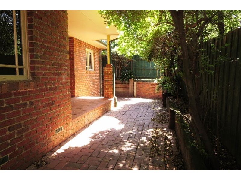 2/99 Dorking Road, Box Hill North VIC 3129