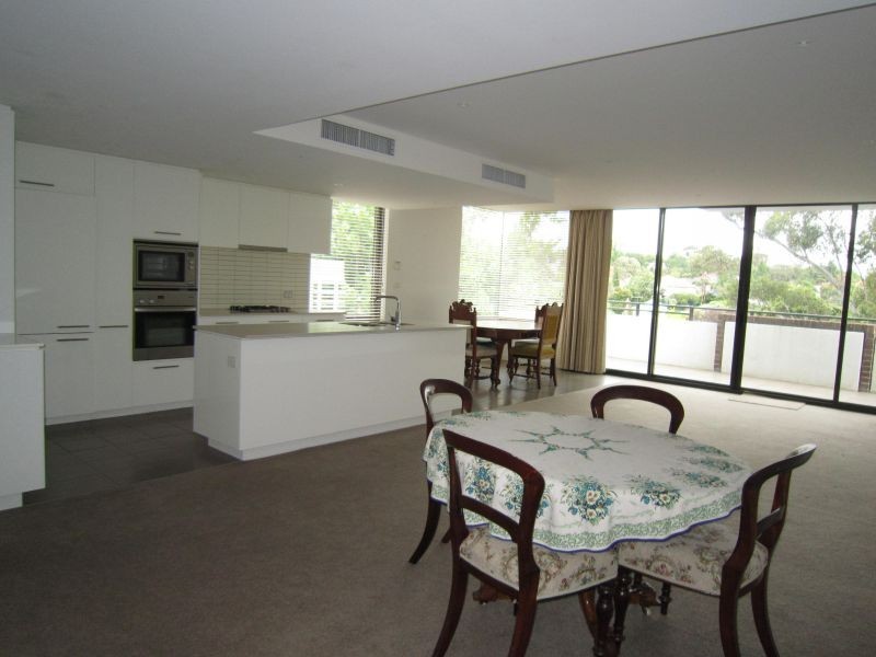 201/53 Chaucer Crescent, Canterbury VIC 3126