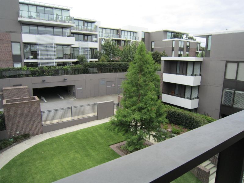 201/53 Chaucer Crescent, Canterbury VIC 3126
