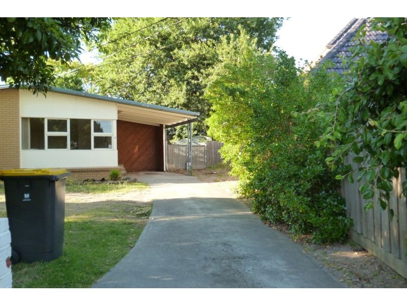 9 Floreat Court, Glen Waverley VIC 3150