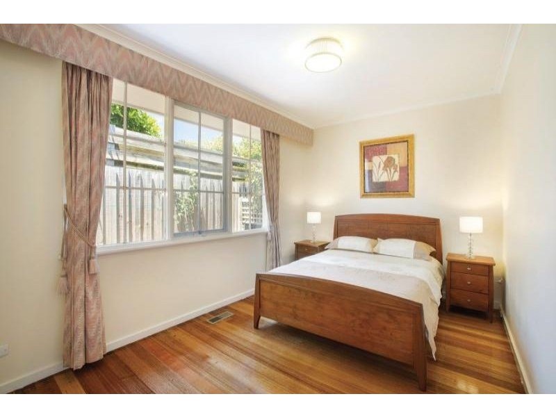 2/42 Alexandra Avenue, Canterbury VIC 3126