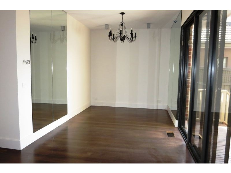 10A Smythe Ave, Mont Albert VIC 3127
