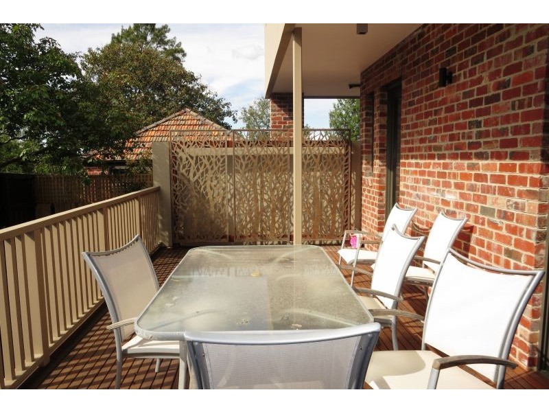 10A Smythe Ave, Mont Albert VIC 3127