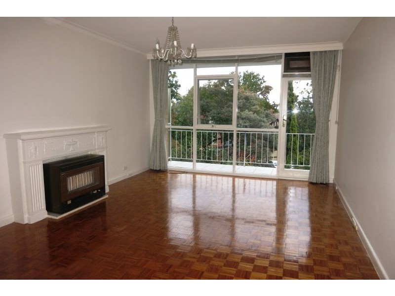 9/18 Alexandra Crescent, Surrey Hills VIC 3127