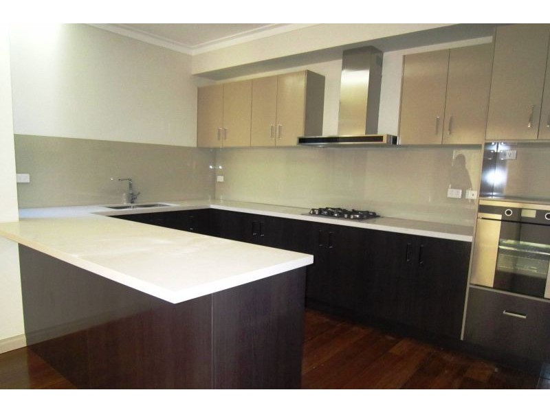 2/4 Loraine Avenue, Box Hill North VIC 3129