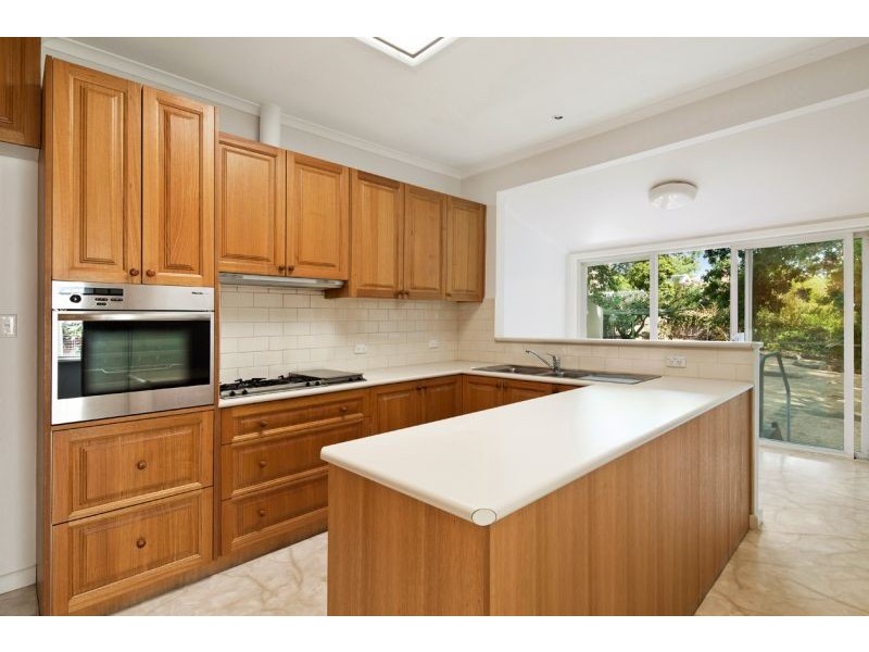 15 Keystone Crescent, Kew East VIC 3102