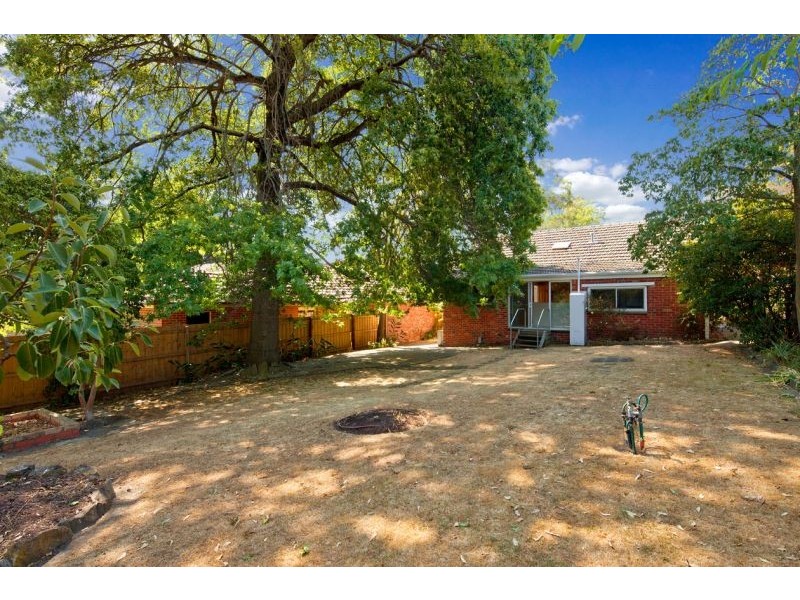 15 Keystone Crescent, Kew East VIC 3102