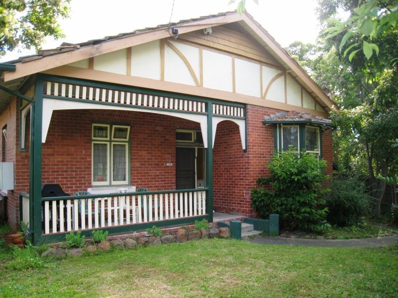 18 Windsor Cresent, Surrey Hills VIC 3127
