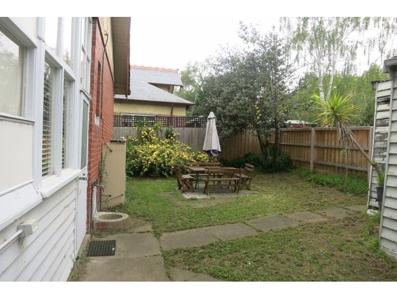 18 Windsor Cresent, Surrey Hills VIC 3127
