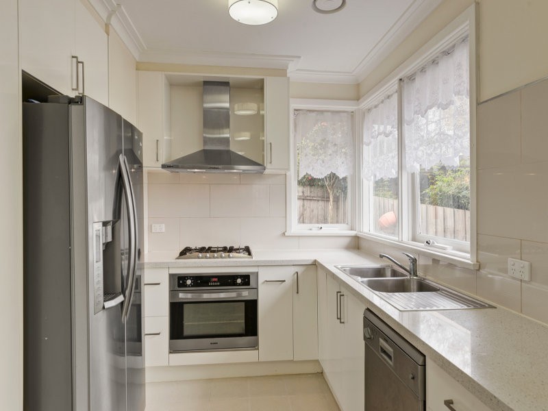 3/8 Willow Grove, Canterbury VIC 3126