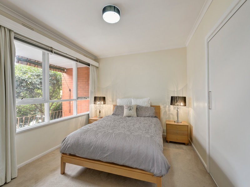3/8 Willow Grove, Canterbury VIC 3126