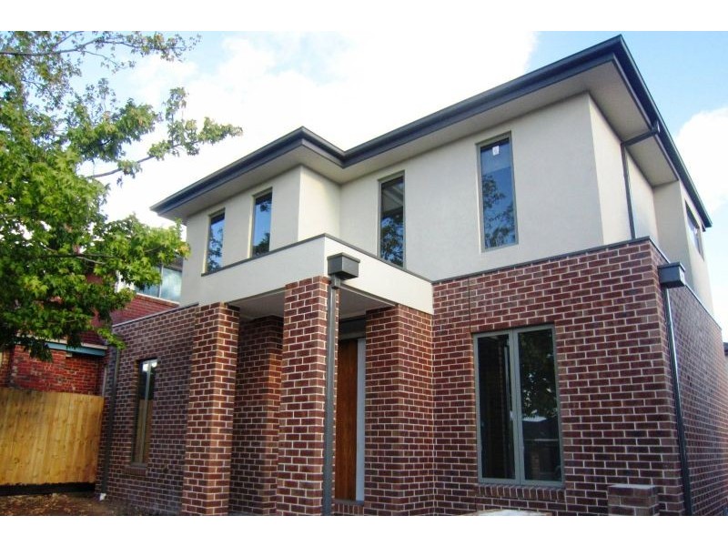 1/4 Loraine Avenue, Box Hill North VIC 3129