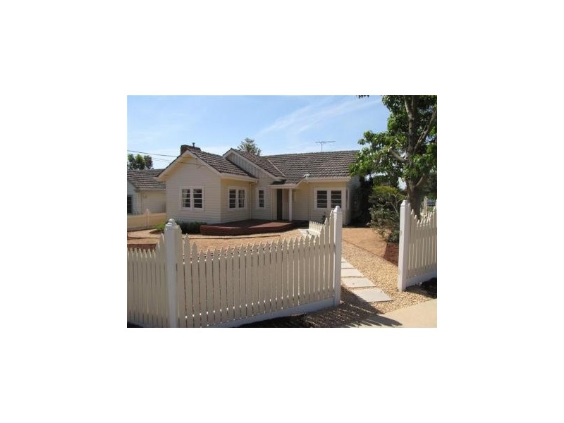 17 Hirst Street, Blackburn VIC 3130