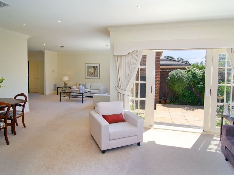 2/16 Westminster Street, Balwyn VIC 3103