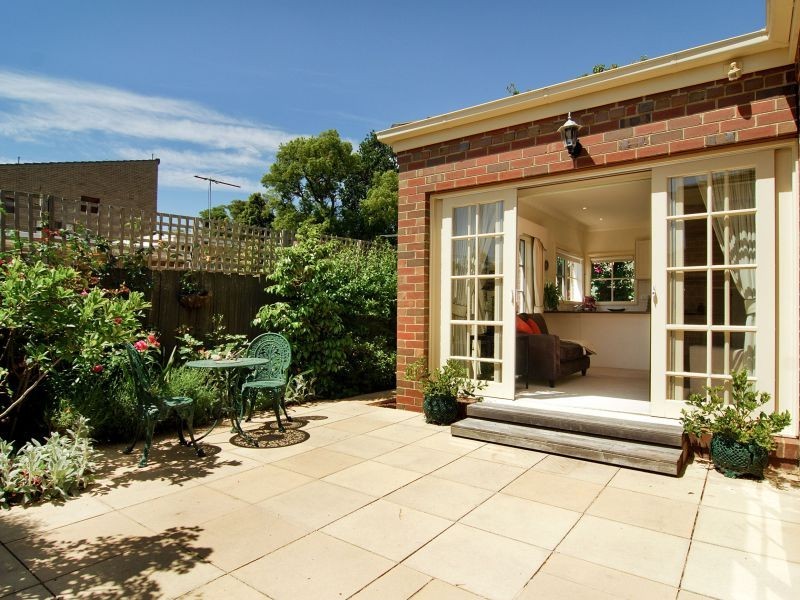 2/16 Westminster Street, Balwyn VIC 3103